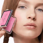 خرید رژ گونه پودر فشرده رزی گلو دیور - فروشگاه دو ایت لیدی